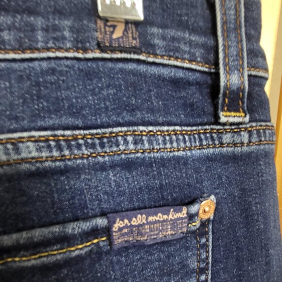 7 for all Mankind High Waist Gwenevere style jeans EUC size 32 with stretch - Picture 3 of 9